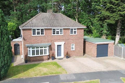 Cypress Drive, Fleet GU51 3 bed detached house for sale