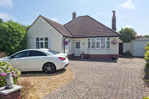 Durland Close, New Milton BH25 2 bed detached bungalow for sale