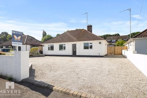 Kingsway, Ferndown BH22 3 bed detached house for sale
