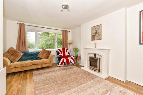 London Road, Tonbridge, Kent 2 bed maisonette for sale