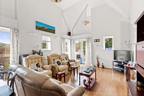 Beaconsfield Road, Dover, CT16 2 bed flat for sale