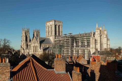 Goodramgate, York, YO1 2 bed penthouse for sale