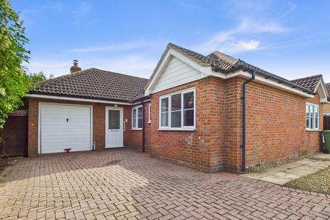 Holborn View, Sawtry, Cambridgeshire. 3 bed detached bungalow for sale