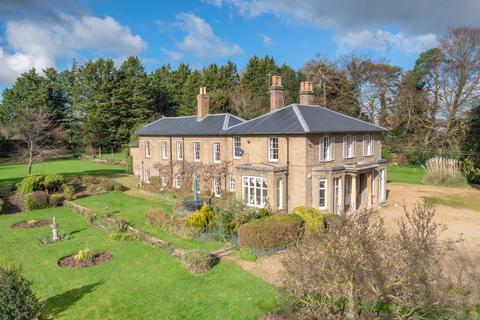 Great North Road, St. Neots PE19 7 bed detached house for sale