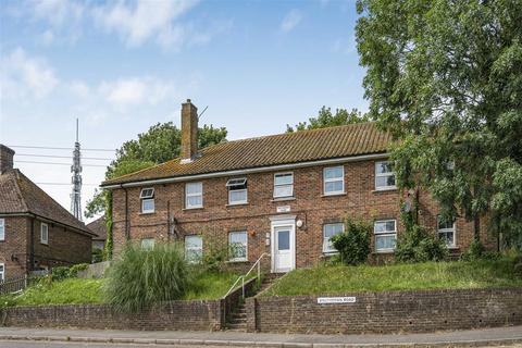 Southdown Court,Southdown Road... 3 bed flat for sale