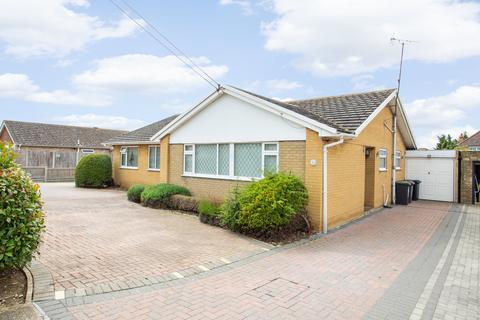 Kimberley Grove, Whitstable, CT5 2 bed bungalow for sale