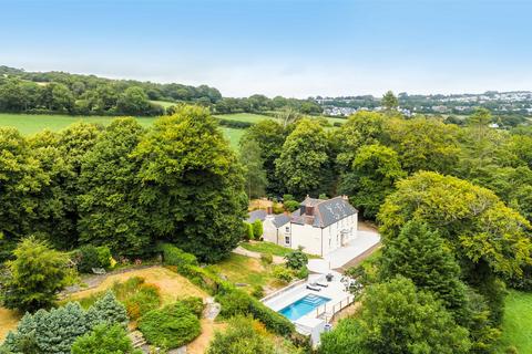 Kirland 6 bed detached house for sale