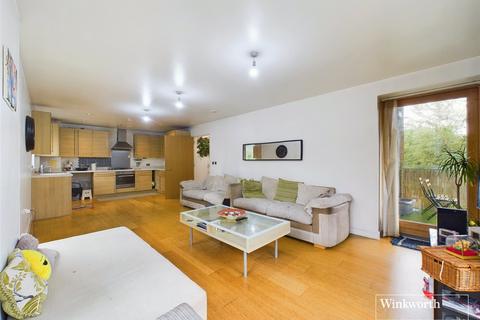 Essex House, Stanmore HA7 2 bed apartment for sale