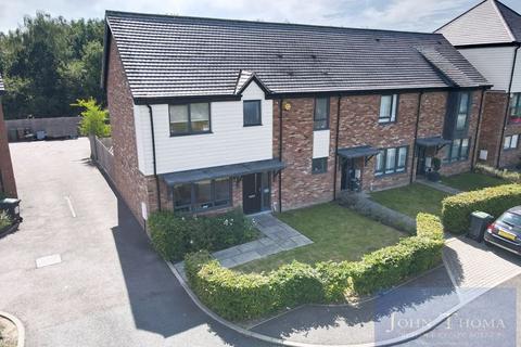 Park View, Chigwell IG7 3 bed semi