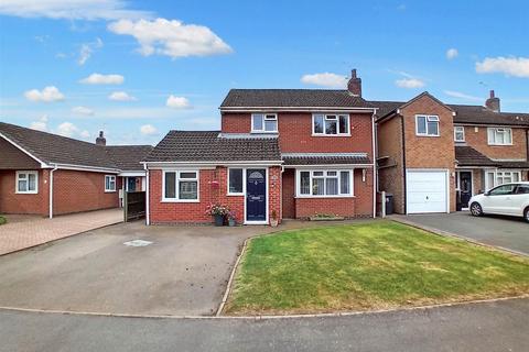 Wallingford Avenue, Nuneaton 3 bed detached house for sale