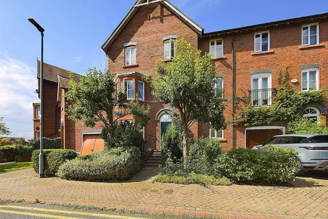 Walls Avenue, Chester, CH1 2 bed apartment for sale