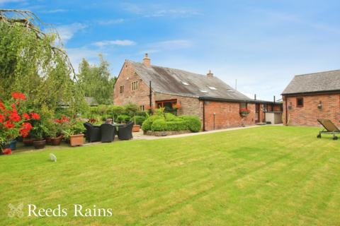 Dawbers Lane, Chorley PR7 5 bed detached house for sale