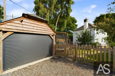 Hooe Road, Hooe, TN33 3 bed cottage for sale