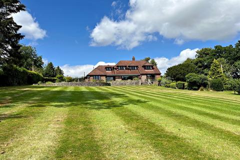 Godshill 4 bed detached house for sale