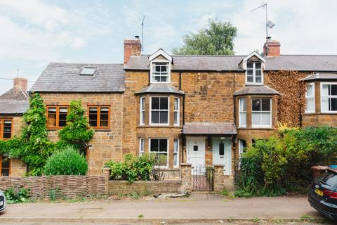 Stratford Road, Drayton, OX15 2 bed terraced house for sale