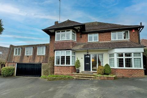 Stourbridge Road, Wolverhampton, WV4 4 bed detached house for sale