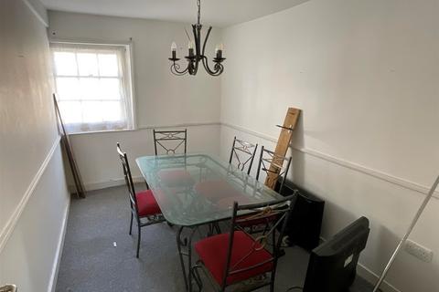 Pier Street, Ventnor, Isle of Wight 2 bed apartment for sale