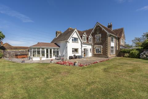 Chilling Lane, Warsash, Southampton... 6 bed semi