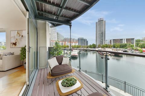 Boardwalk Place, London, E14 2 bed apartment for sale
