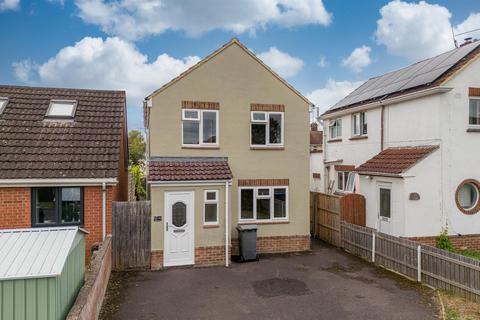 Littlejohn Avenue, Melksham SN12 3 bed detached house for sale