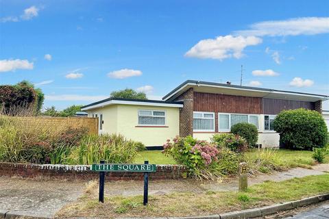 The Square, Pevensey Bay, Pevensey 3 bed semi