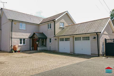 Chwilog, Pwllheli LL53 4 bed detached house for sale