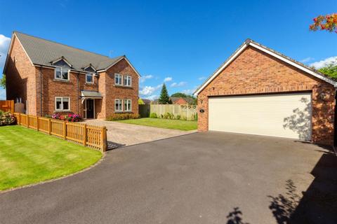 Robins Grove, Welshampton. 4 bed detached house for sale