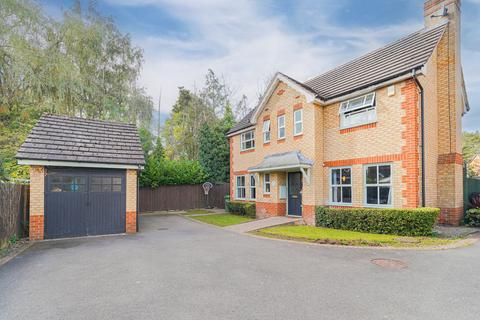 Lapwing Drive, Hampton