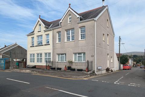 Gwilym Road, Cwmllynfell, SA9 2GN 3 bed semi