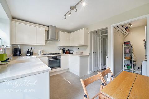 Kenilworth Gardens, London 3 bed townhouse for sale
