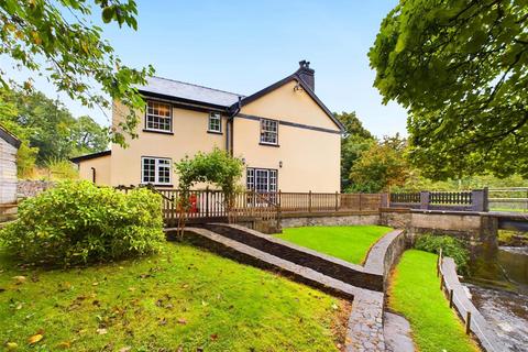 Pen Y Bont, Cefn Coch, Welshpool 3 bed detached house for sale