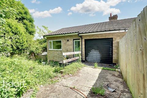 Hillingdale, Biggin Hill 3 bed end of terrace house for sale