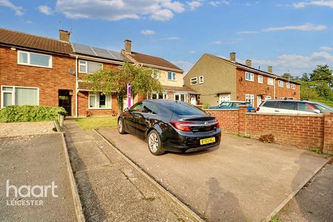 Twickenham Road, Leicester 3 bed terraced house for sale
