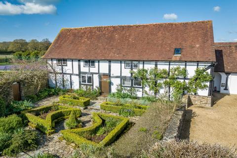 Lyons Road, Horsham, RH13 5 bed country house for sale