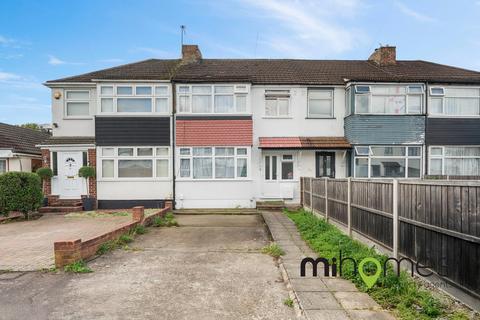Arnold Avenue East, Enfield 3 bed terraced house for sale