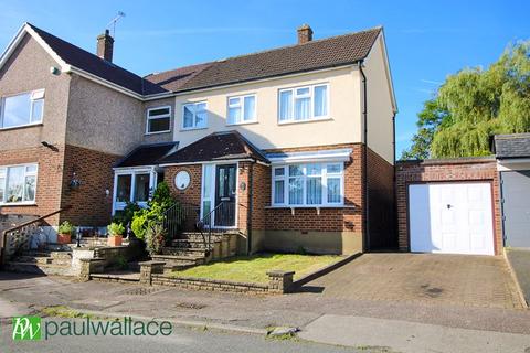 Melvyn Close, Goffs Oak 3 bed semi