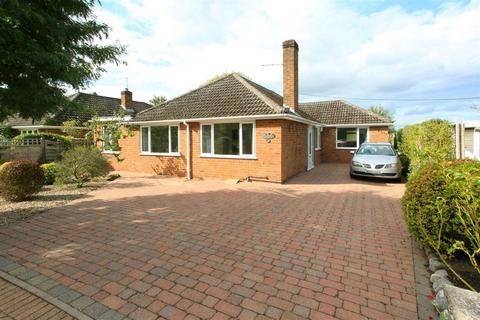 Newport Road, Edgmond, Newport 3 bed detached bungalow for sale