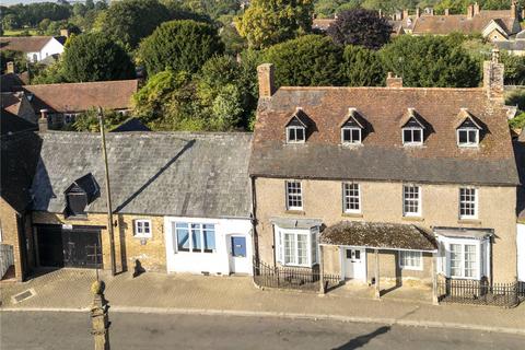 Banbury Street, Kineton, Warwick... 4 bed house for sale