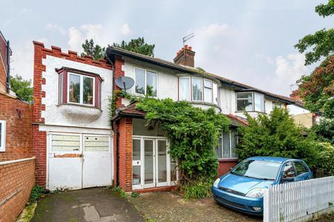 Gunnersbury Crescent, Acton, W3 5 bed semi