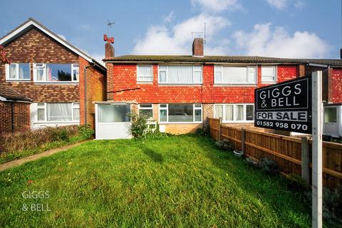 Birchen Grove, Luton, Bedfordshire, LU2 2 bed ground floor maisonette for sale