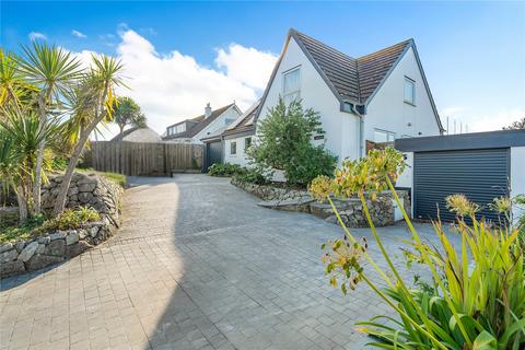 Trevarrian, Newquay, Cornwall, TR8 4 bed detached house for sale