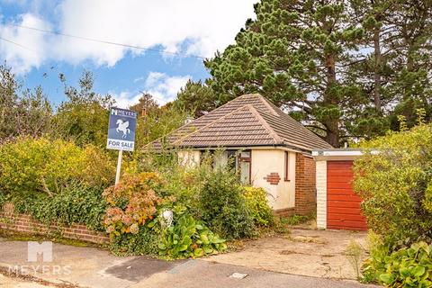 Cringle Avenue, Hengistbury Head, BH6 2 bed detached bungalow for sale