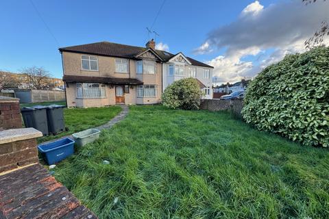 Manor Avenue, Hounslow, TW4 5 bed semi