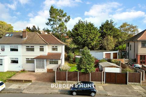 Clockhouse Lane, Romford, RM5 5 bed semi