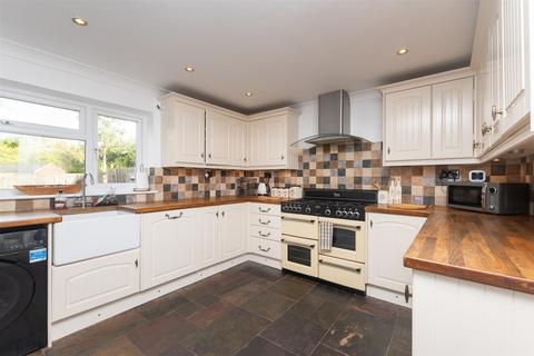 Poplar View, Boughton, Faversham, Kent 2 bed terraced house for sale