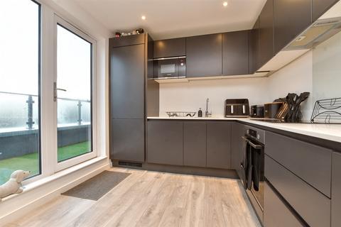 High Street, Purley, Surrey 2 bed apartment for sale