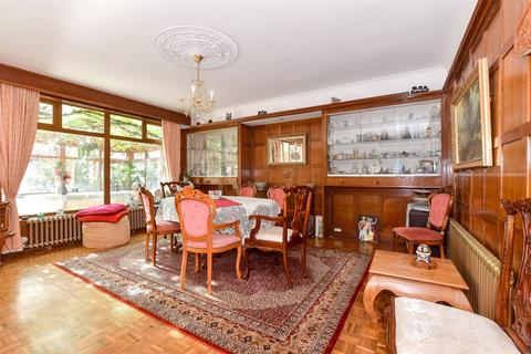 Shakespeare Road, Birchington, Kent 6 bed detached house for sale