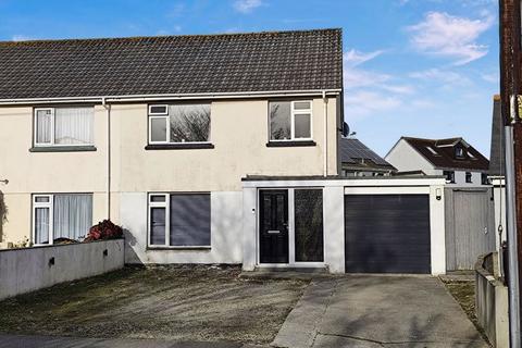 Treloggan Road, Newquay TR7 3 bed semi