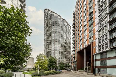Fairmont Avenue, London E14 1 bed flat for sale