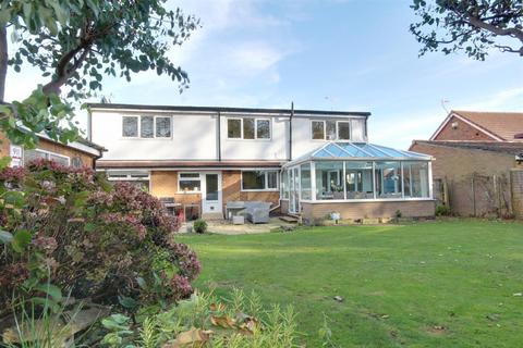The Dales, Cottingham HU16 5 bed detached house for sale